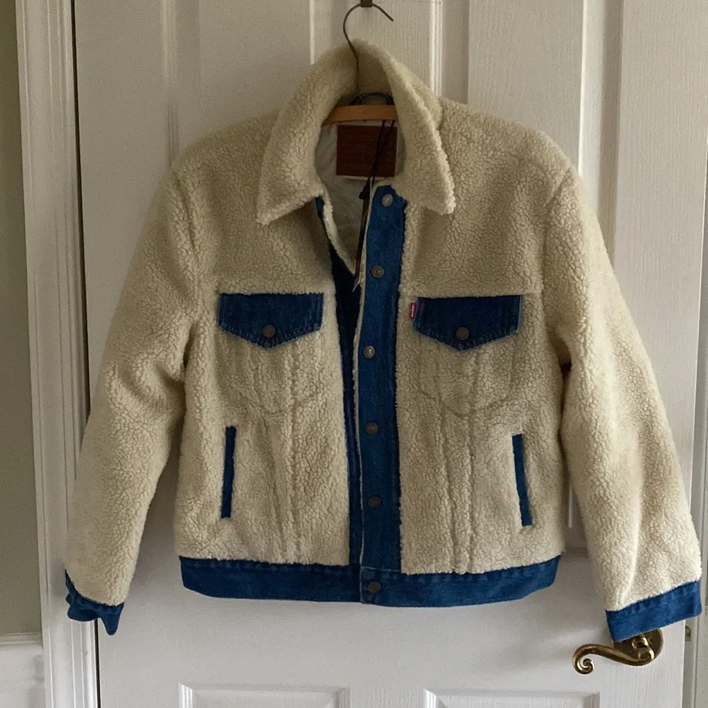 Levi Strauss & Co. self 73%